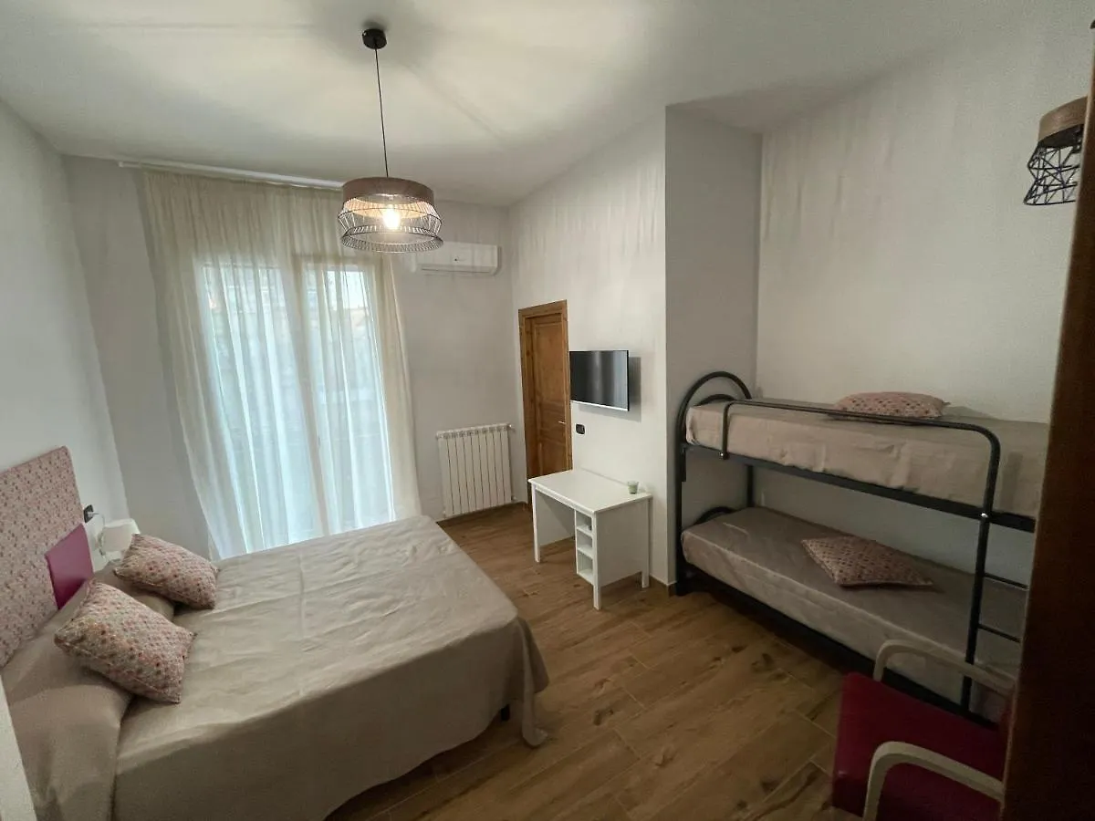 Bed & Breakfast Reginella b&b Napoli Italia